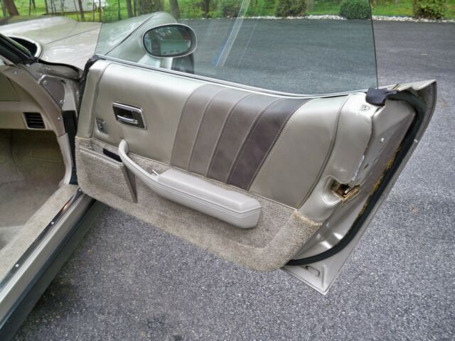 1982 Chevrolet Corvette - photo 13