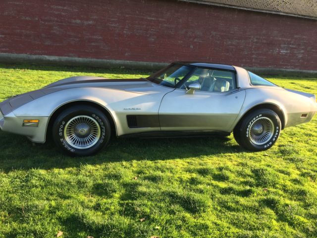 1982 Chevrolet Corvette C3 collectors edition - photo 2