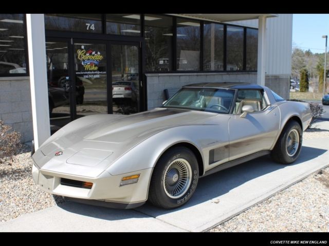 1982 Chevrolet Corvette Collector Edition - photo 2