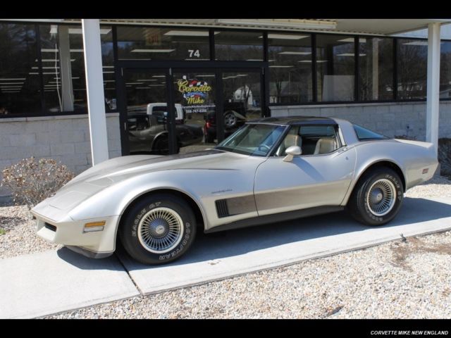 1982 Chevrolet Corvette Collector Edition - photo 3