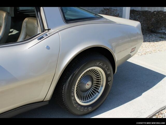 1982 Chevrolet Corvette Collector Edition - photo 9