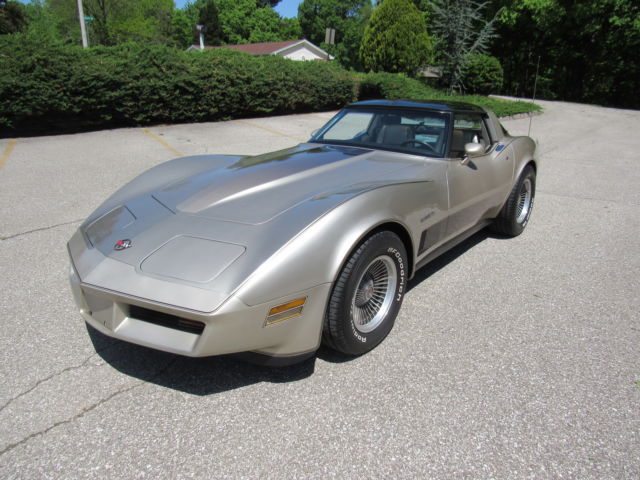 1982 Chevrolet Corvette Collectors Edition - photo 3