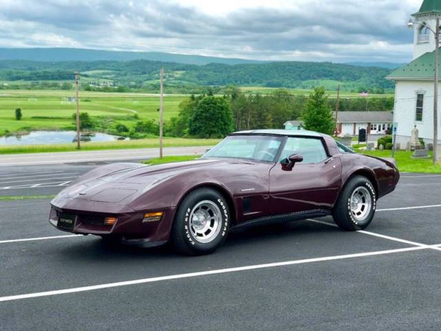 1982 Corvette Coupe *DarkClaret/Silver**77kMiles*Auto*NICE*DRIVEANYWHEREinTODAY 1982 Chevrolet Corvette 2dr Coupe w/ Mirror Glass T-Tops
