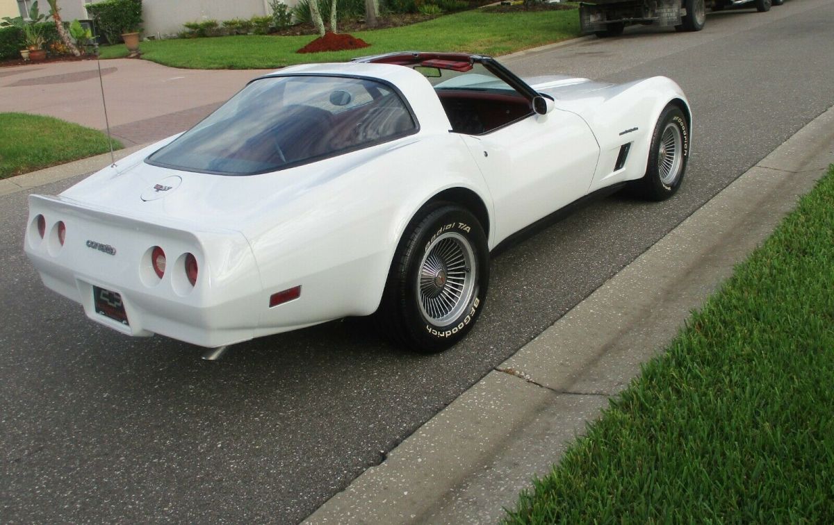 1982 Chevrolet Corvette - photo 12