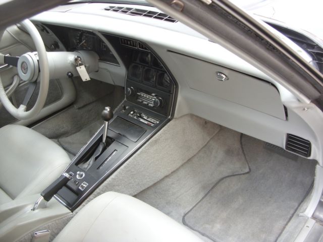 1982 Chevrolet Corvette - photo 9