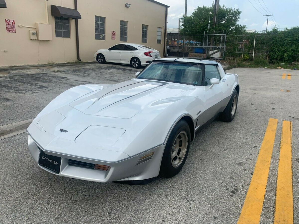 1982 Chevrolet Corvette - photo 3