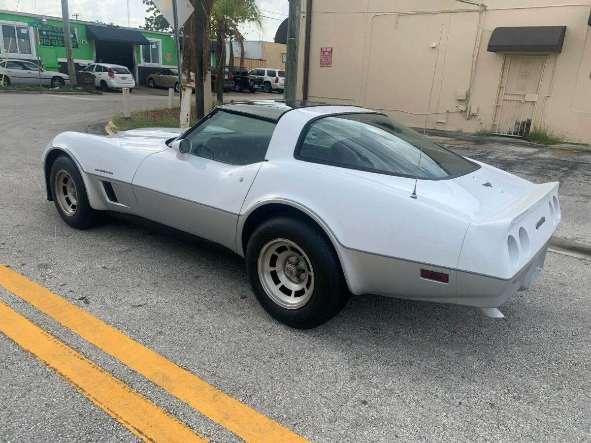 1982 Chevrolet Corvette - photo 5
