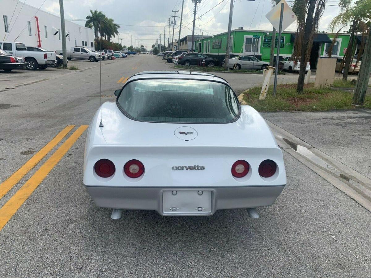 1982 Chevrolet Corvette - photo 6