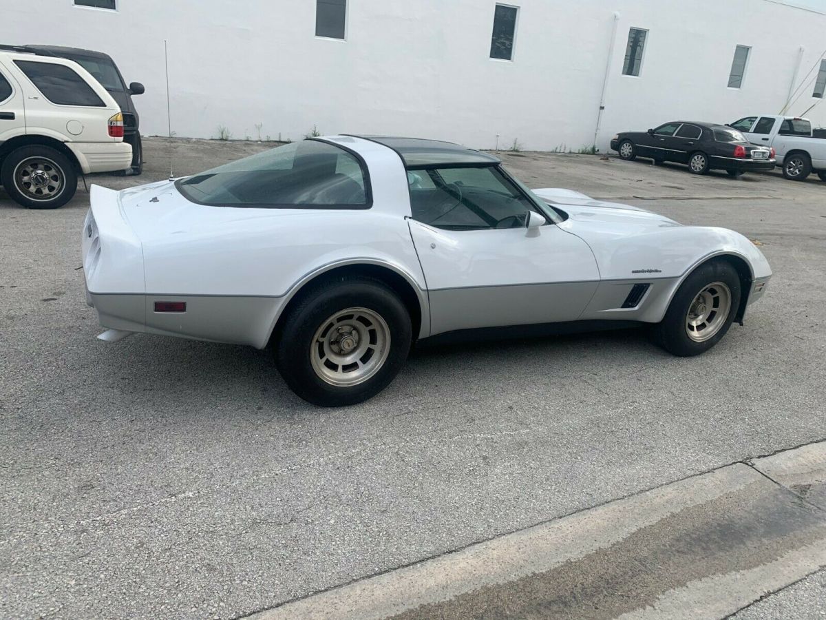 1982 Chevrolet Corvette - photo 8