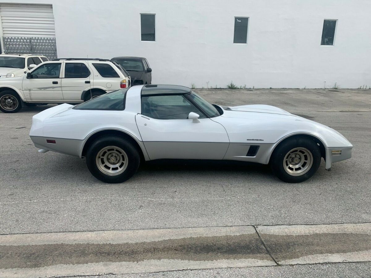 1982 Chevrolet Corvette - photo 9