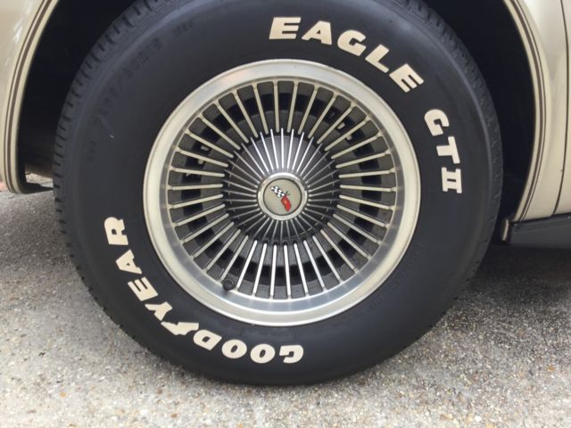 1982 Chevrolet Corvette Leather - photo 4