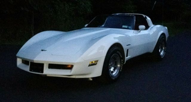 1982 Chevrolet Corvette - photo 3