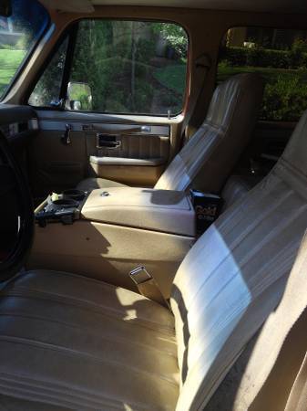 1982 Chevrolet Suburban - photo 7