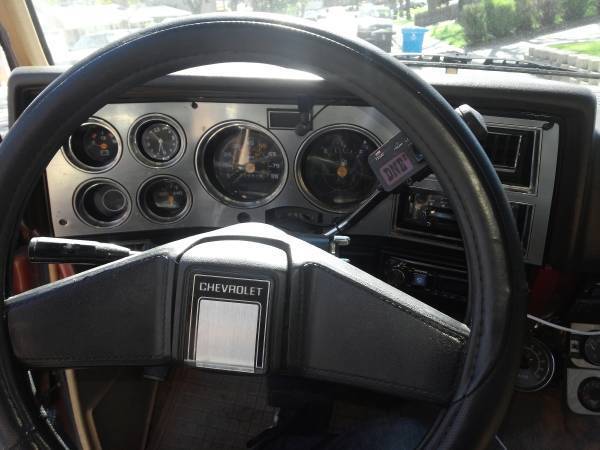 1982 Chevrolet Suburban - photo 8