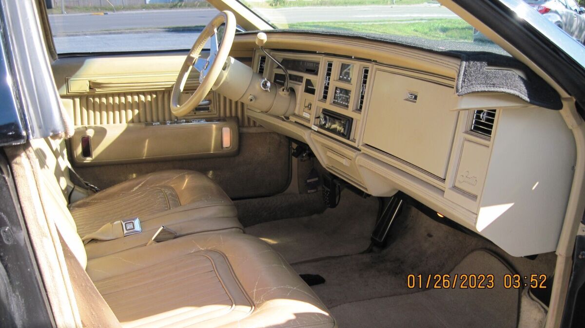 1982 Cadillac Seville - photo 9