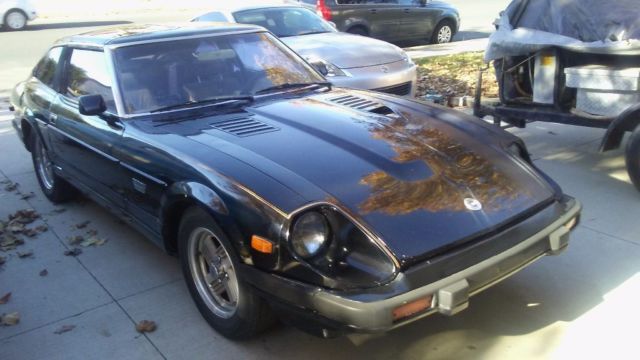 1982 Datsun Z-Series Gold Pinstriping & Wheels