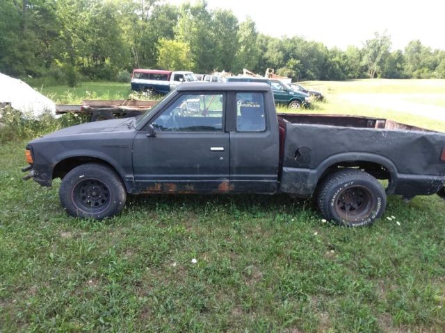 1982 Nissan Other Pickups Gl king cab 2x2 - photo 2