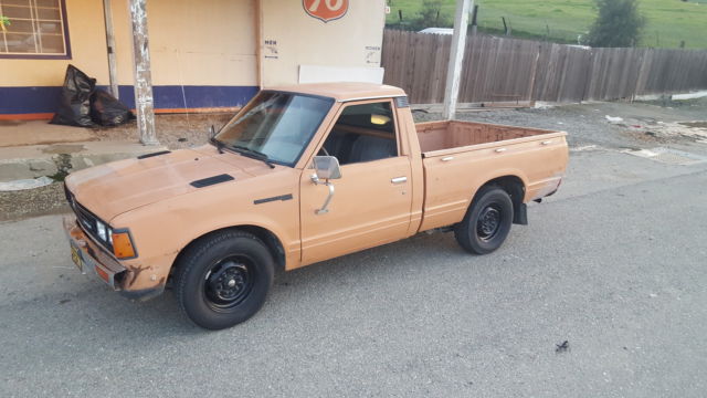1982 Datsun 720 base - photo 4