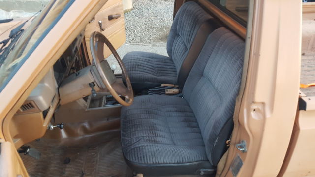 1982 Datsun 720 base - photo 7