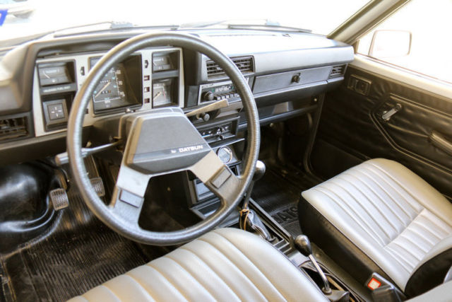 1982 Datsun 720 Pickup 4 x 4 55k original miles new tires and wheels - photo 12