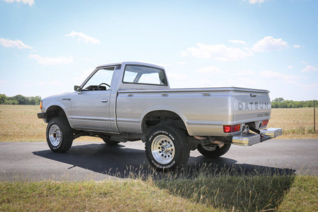 1982 Datsun 720 Pickup 4 x 4 55k original miles new tires and wheels - photo 5