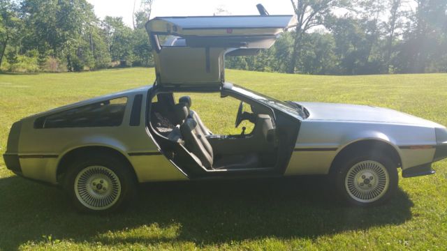 1982 DeLorean - photo 2