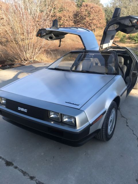 1982 DeLorean DMC-12 Sports