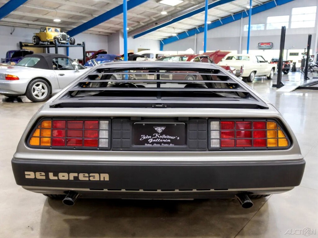 1982 DeLorean DMC-12 - photo 6