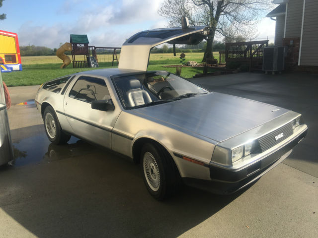 1982 DeLorean DMC 12