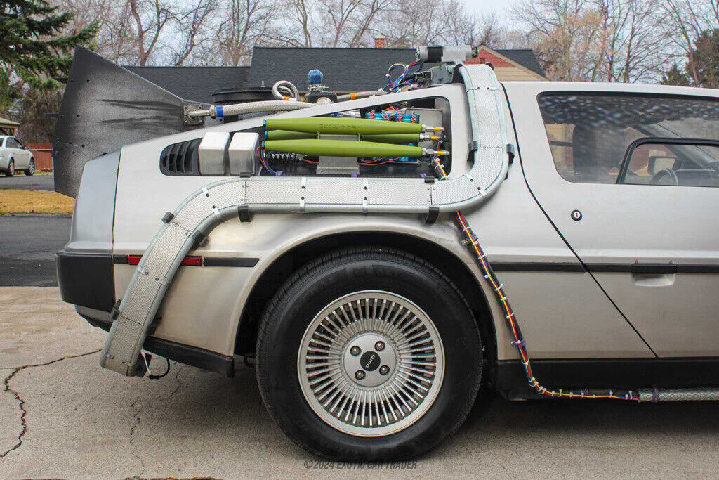 1982 DeLorean DMC-12 Time Machine - photo 10