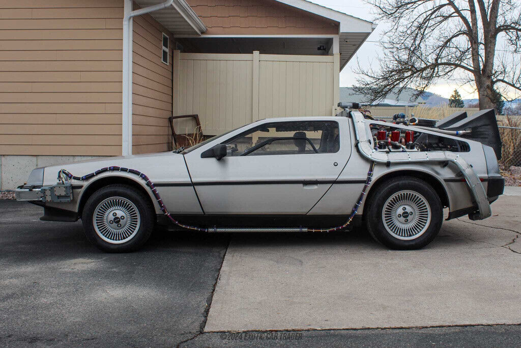 1982 DeLorean DMC-12 Time Machine - photo 3
