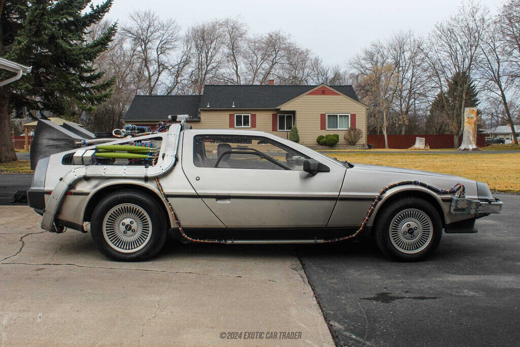 1982 DeLorean DMC-12 Time Machine - photo 9