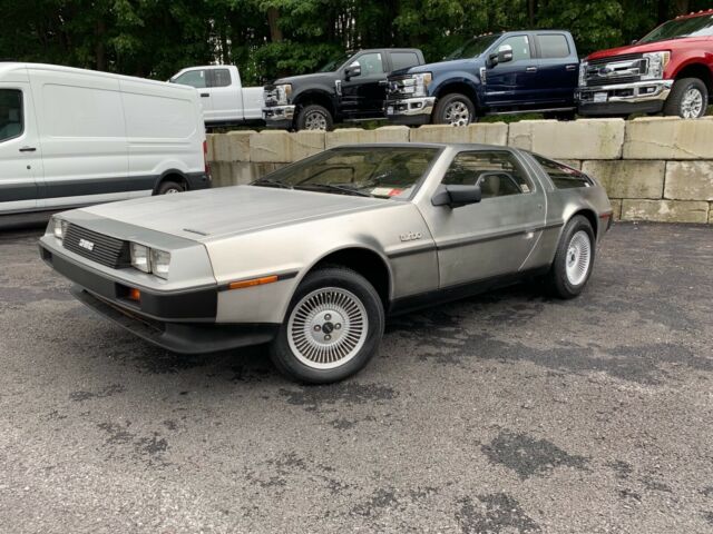 1982 DeLorean - photo 2