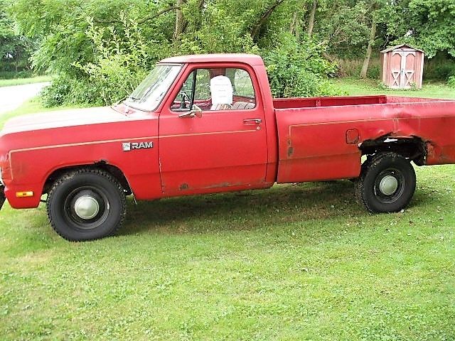 1982 Dodge Other Pickups Base Standard Cab Pickup 2-Door - photo 2