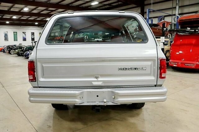 1982 Dodge Ramcharger 150 - photo 4