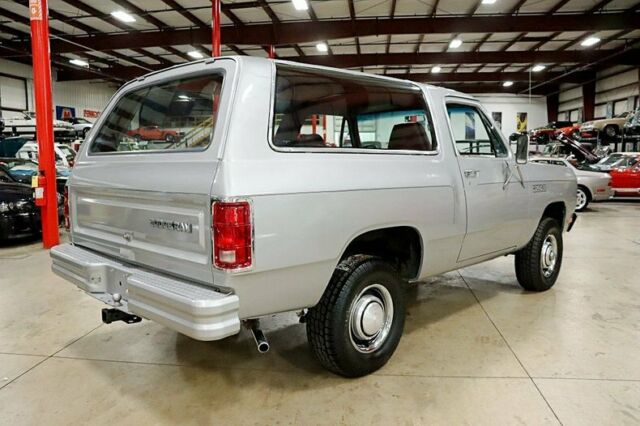 1982 Dodge Ramcharger 150 - photo 5