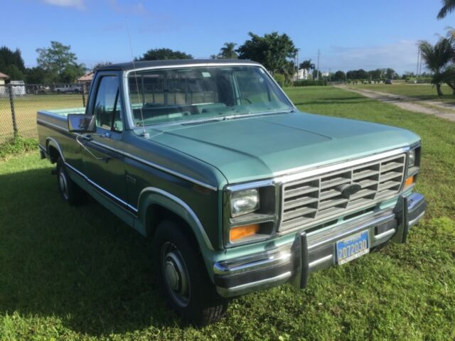 1982 Ford F-250 - photo 2