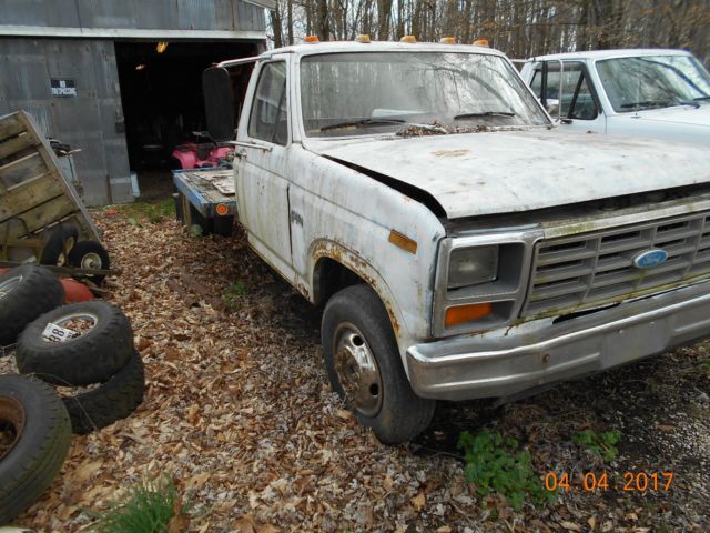 1982 Ford F-350 - photo 2
