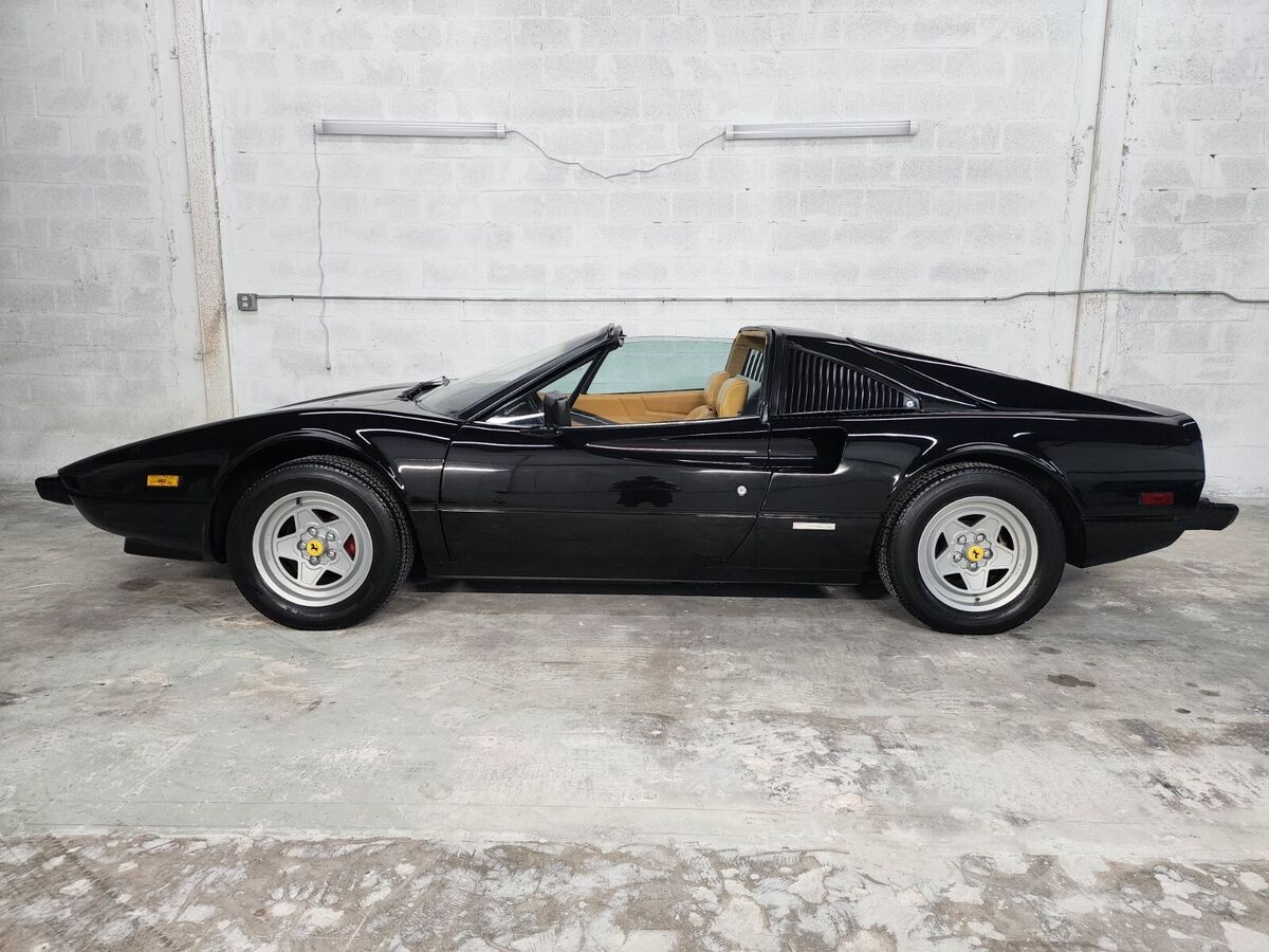 1982 Ferrari 308 GTSi - Targa, 32k Miles, Service Records, A/C - photo 2
