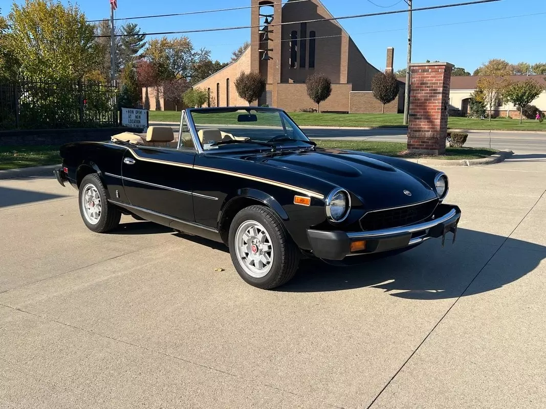 1982 Fiat 124 Black Convertible 2.0 Liter 5 Speed 1982 Fiat 124 Spider