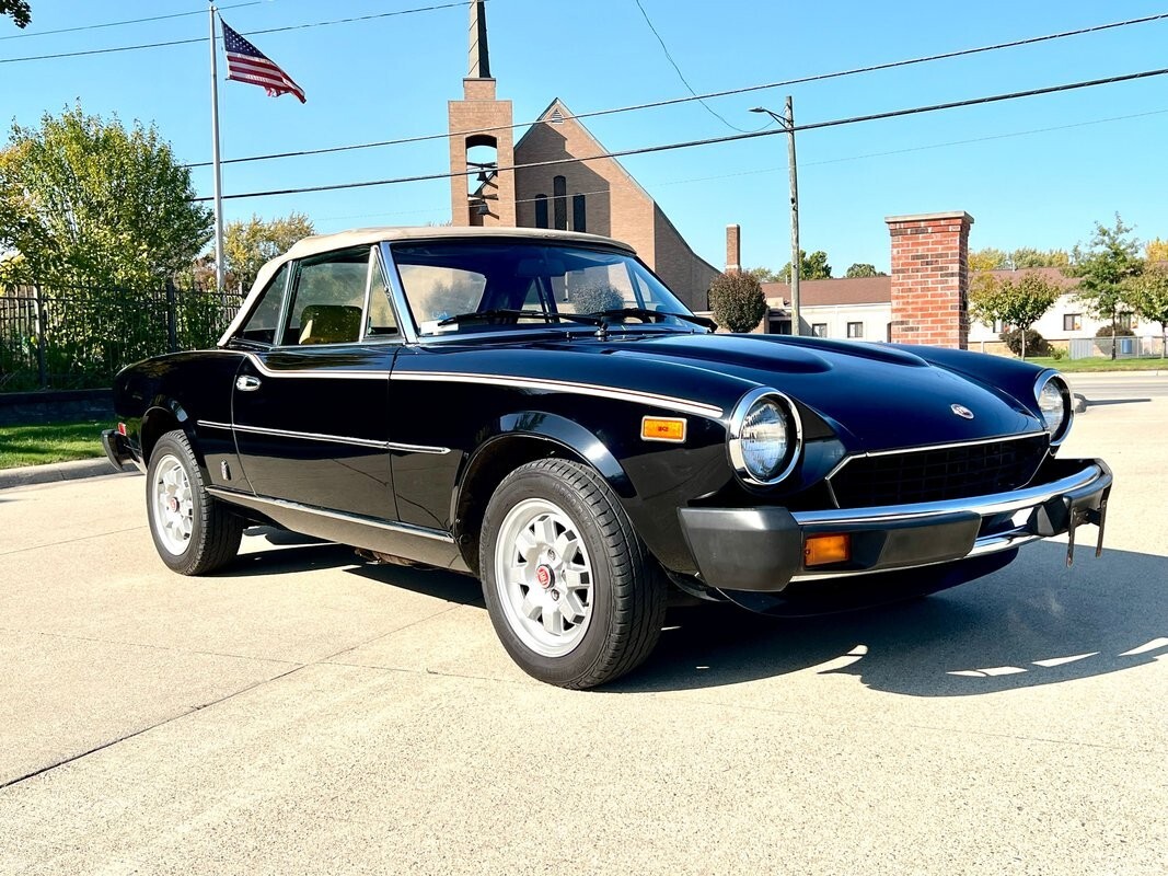 1982 Fiat 124 Spider - photo 12