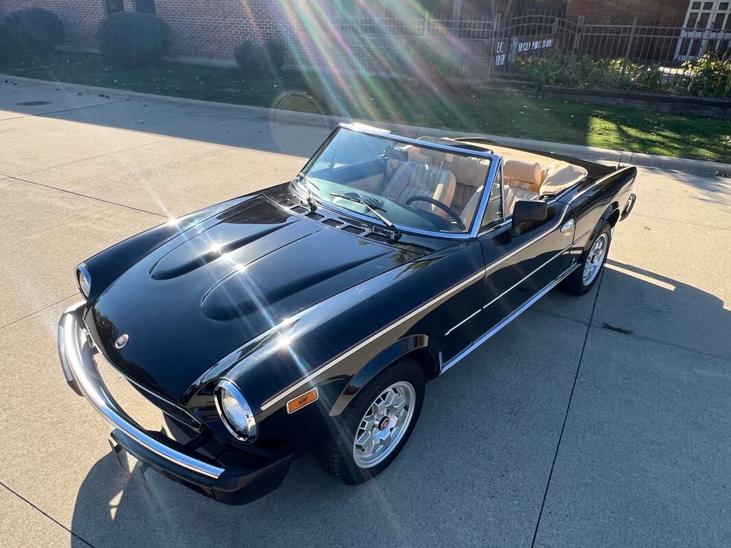 1982 Fiat 124 Spider - photo 3
