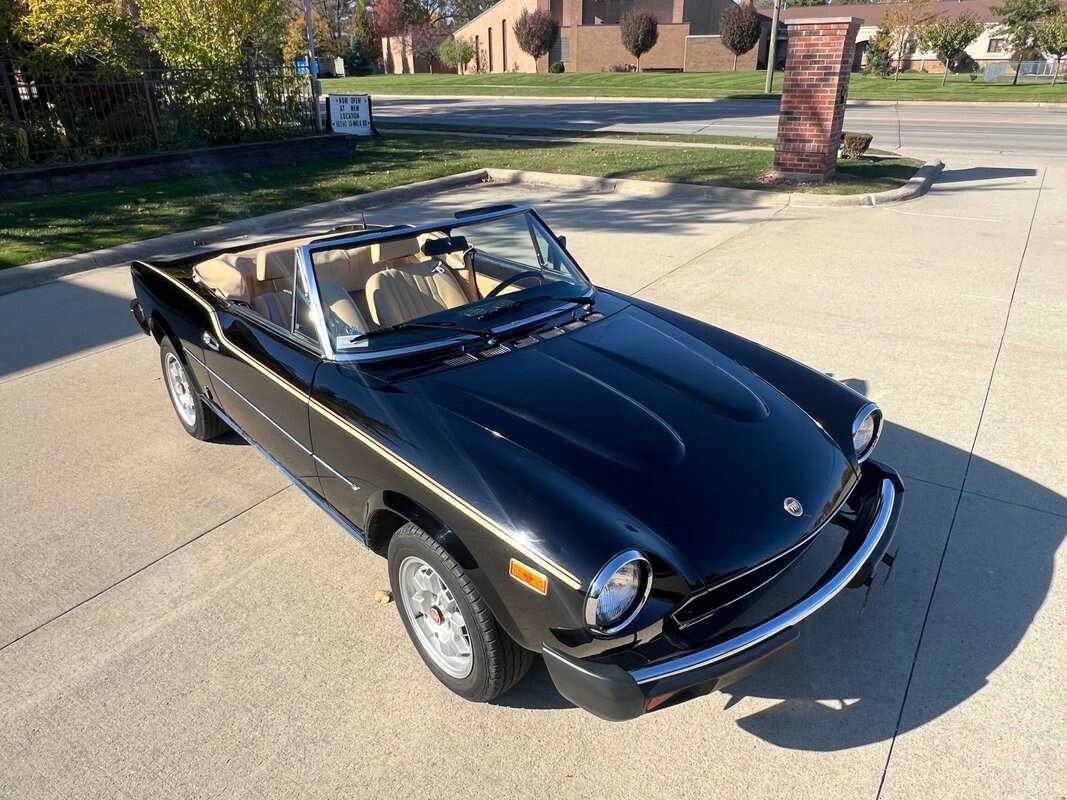 1982 Fiat 124 Spider - photo 4