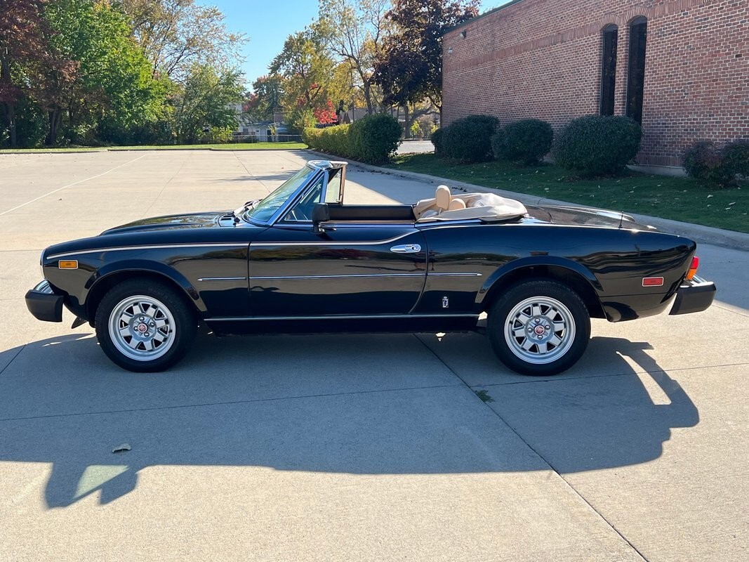 1982 Fiat 124 Spider - photo 5