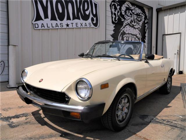 1982 Fiat 2000 Spider -- - photo 4
