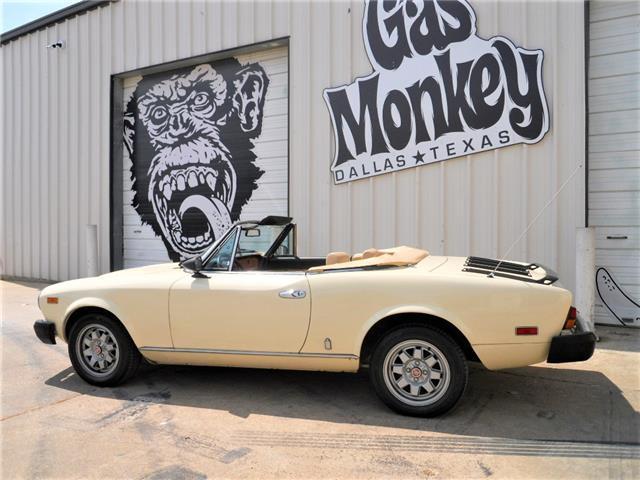 1982 Fiat 2000 Spider -- - photo 7