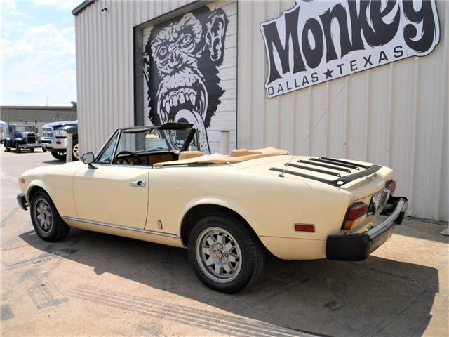 1982 Fiat 2000 Spider -- - photo 8