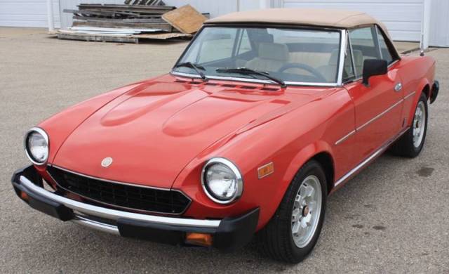 1982 Fiat Spider 124 Pininfarina 2000 - photo 2