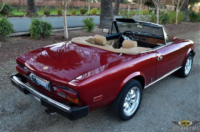 1982 Fiat 124 Spider 2000 RESTORED CA. LOW MI. - photo 3