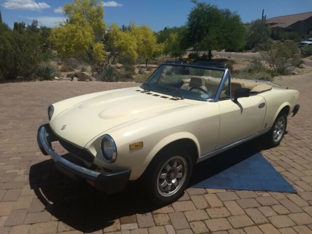 1982 Fiat 124 Spider - photo 2